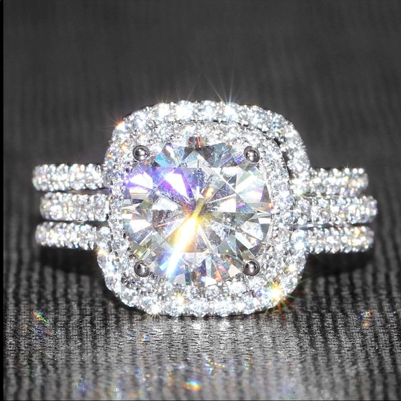 New Luxury 925 Silver Diamond Engagement Ring - Picture 5 of 5